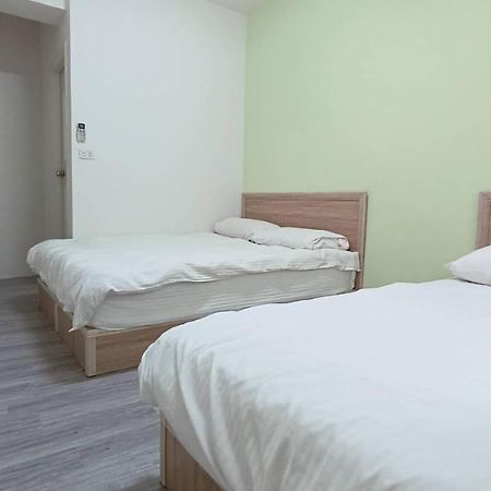 Fengchia Bichon B&B Тайчжун Экстерьер фото